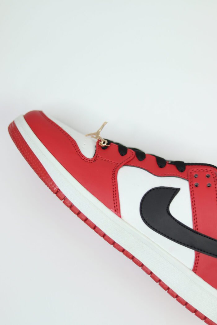 Air Jordan 1 Low Chicago Red - Image 2