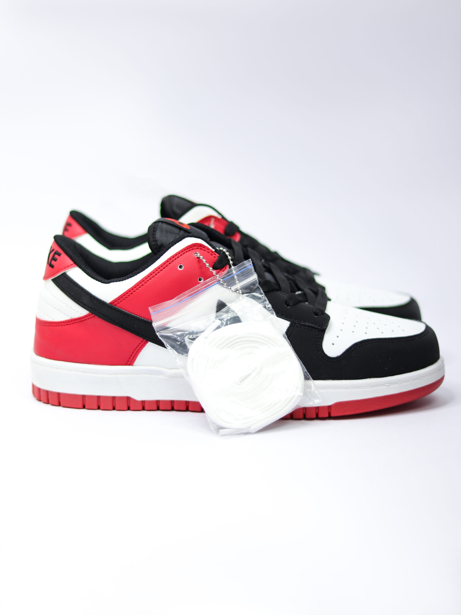 SB Dunk Low Premium Black Toe - Image 6