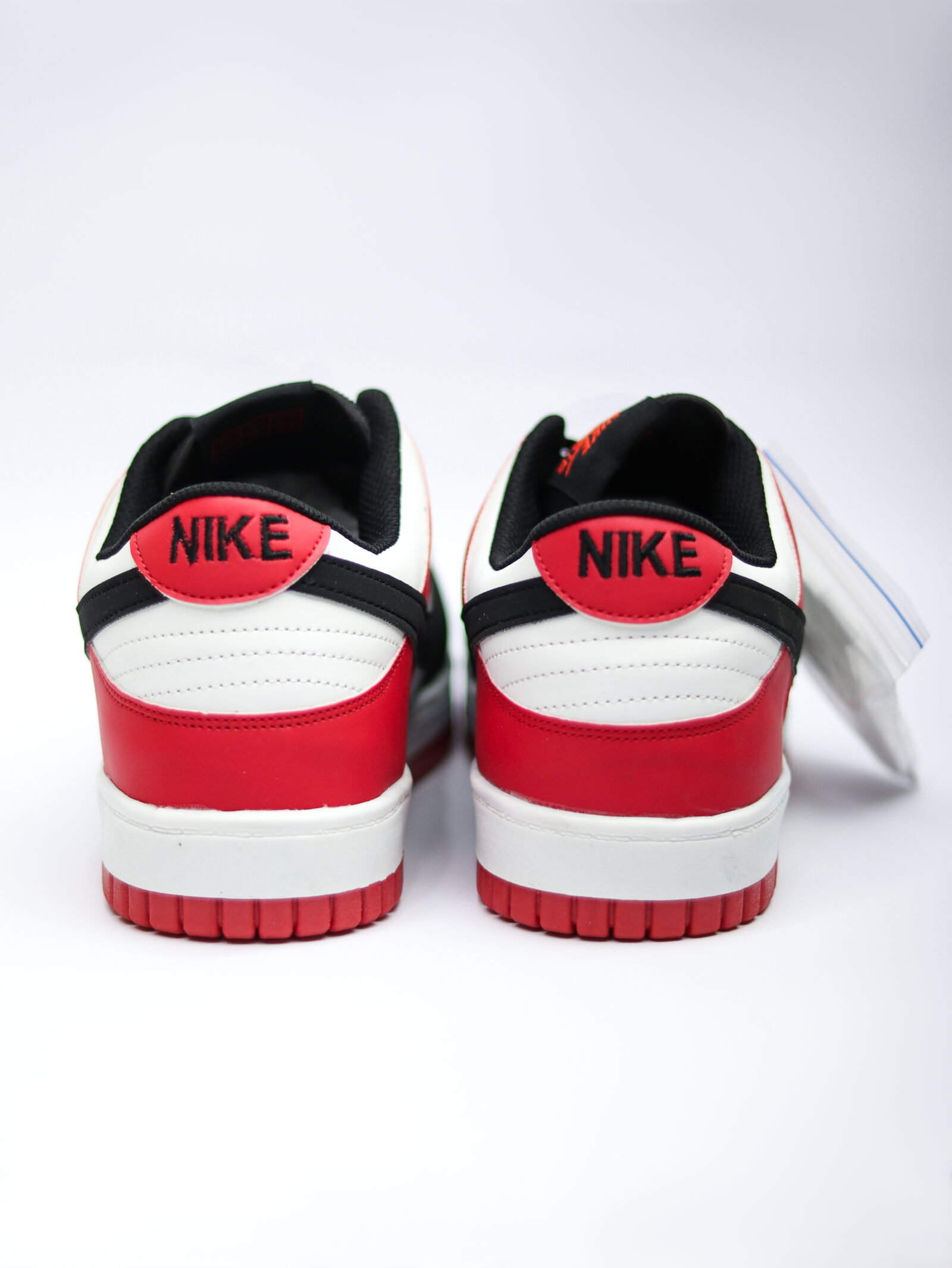 SB Dunk Low Premium Black Toe - Image 7