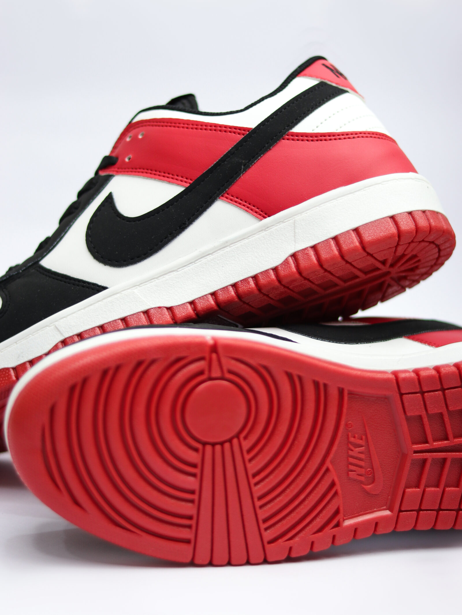 SB Dunk Low Premium Black Toe - Image 5