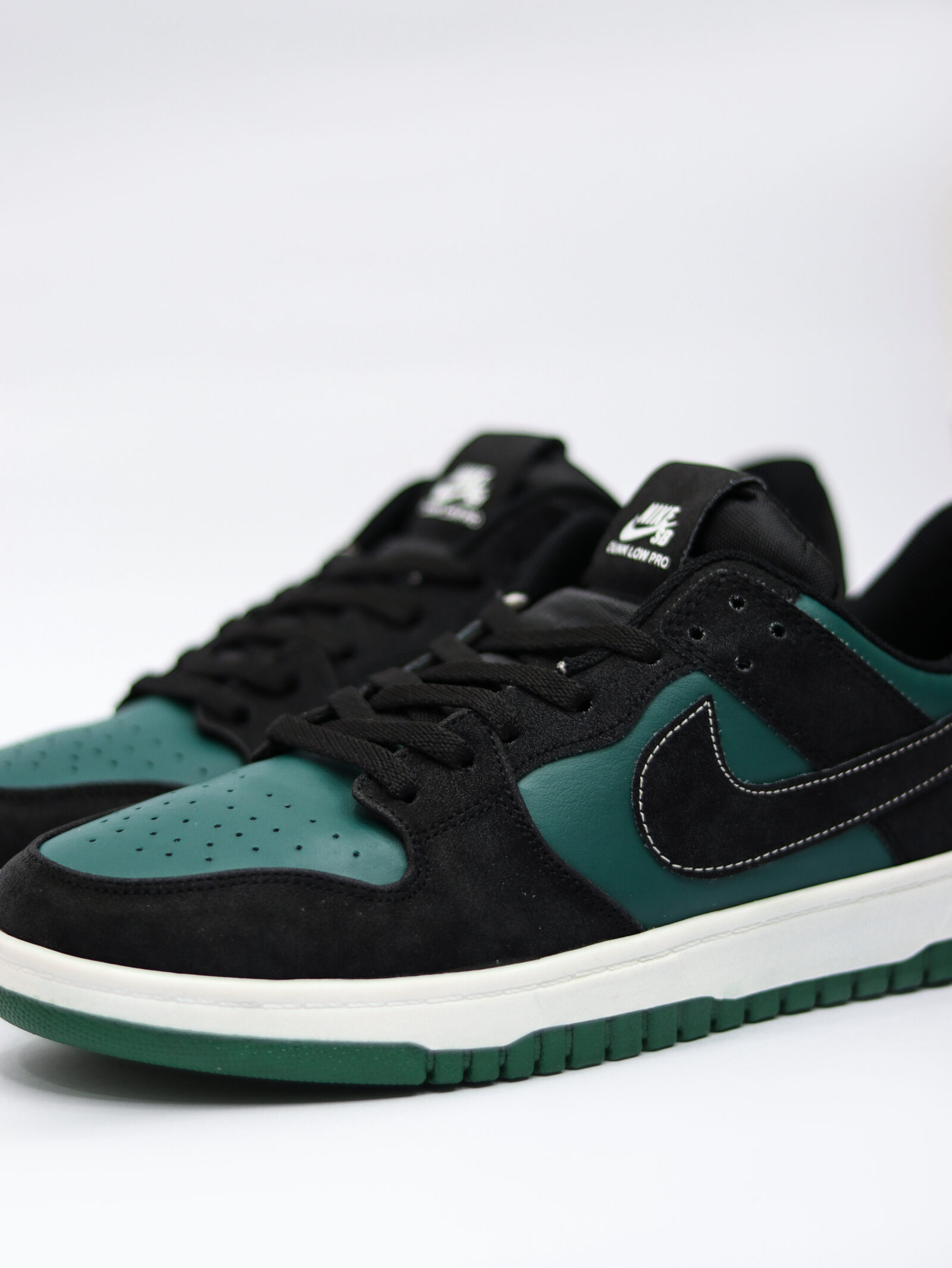 SB Dunk Low Premium Black Green - Image 3