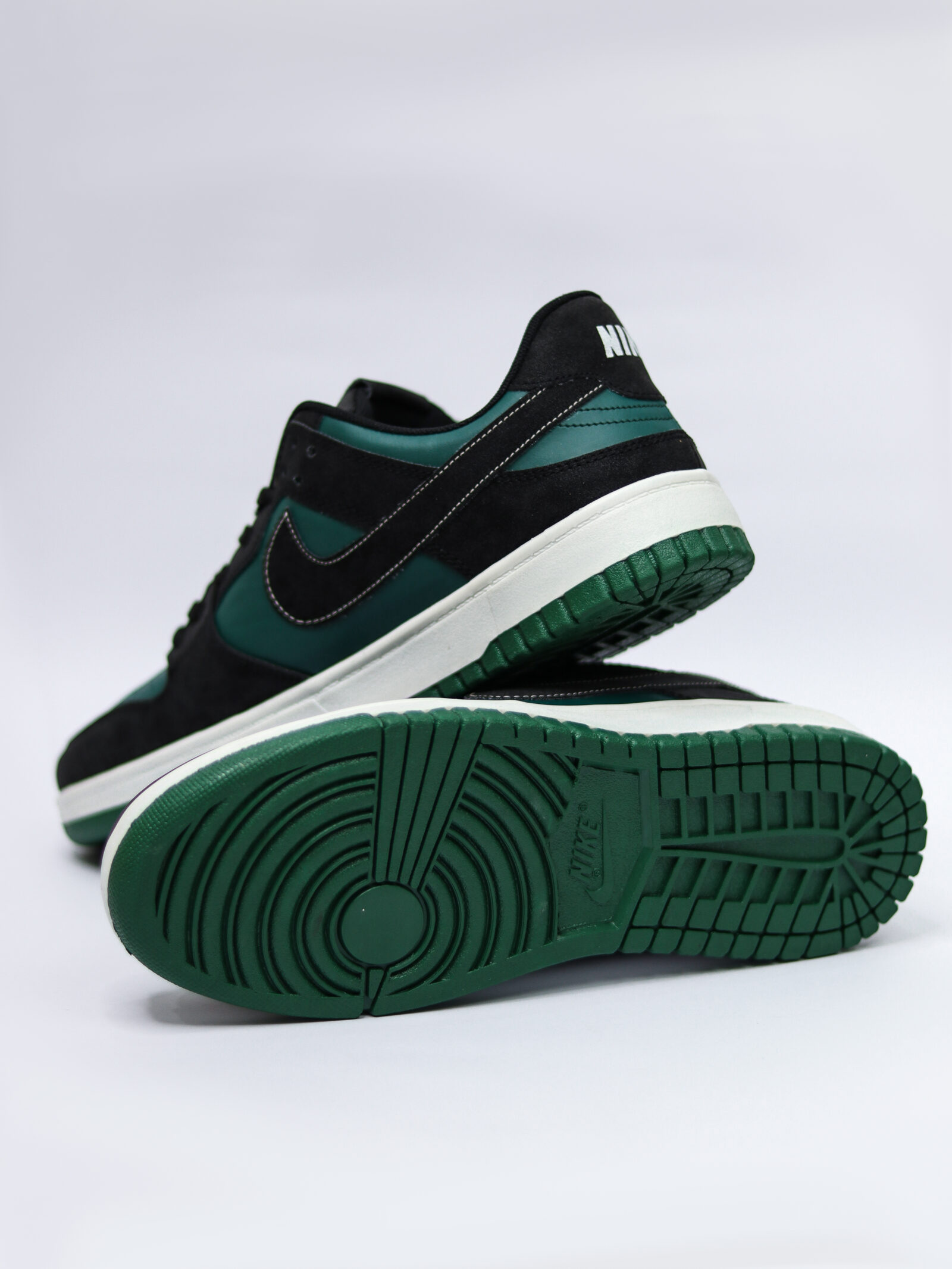 SB Dunk Low Premium Black Green - Image 5