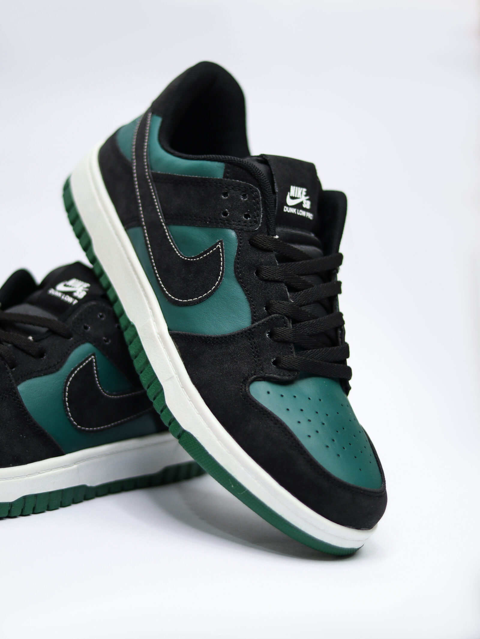 SB Dunk Low Premium Black Green - Image 8