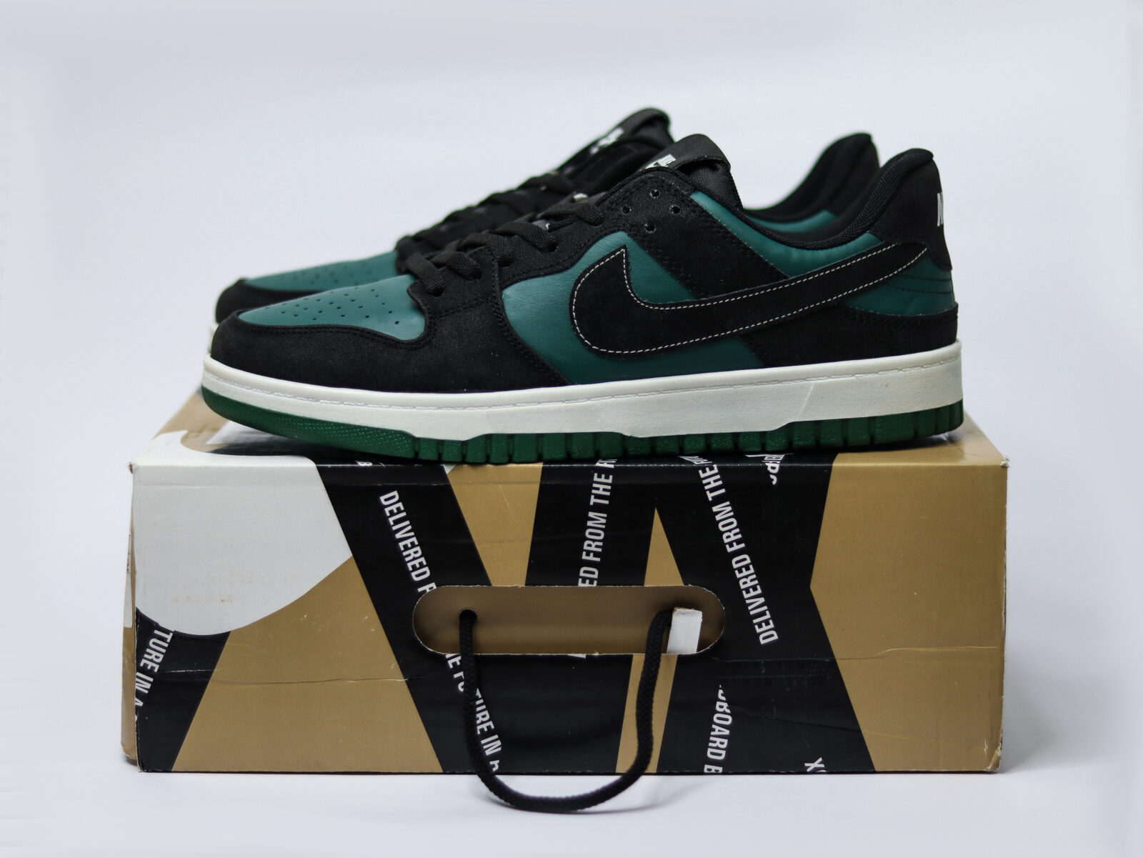 SB Dunk Low Premium Black Green - Image 10