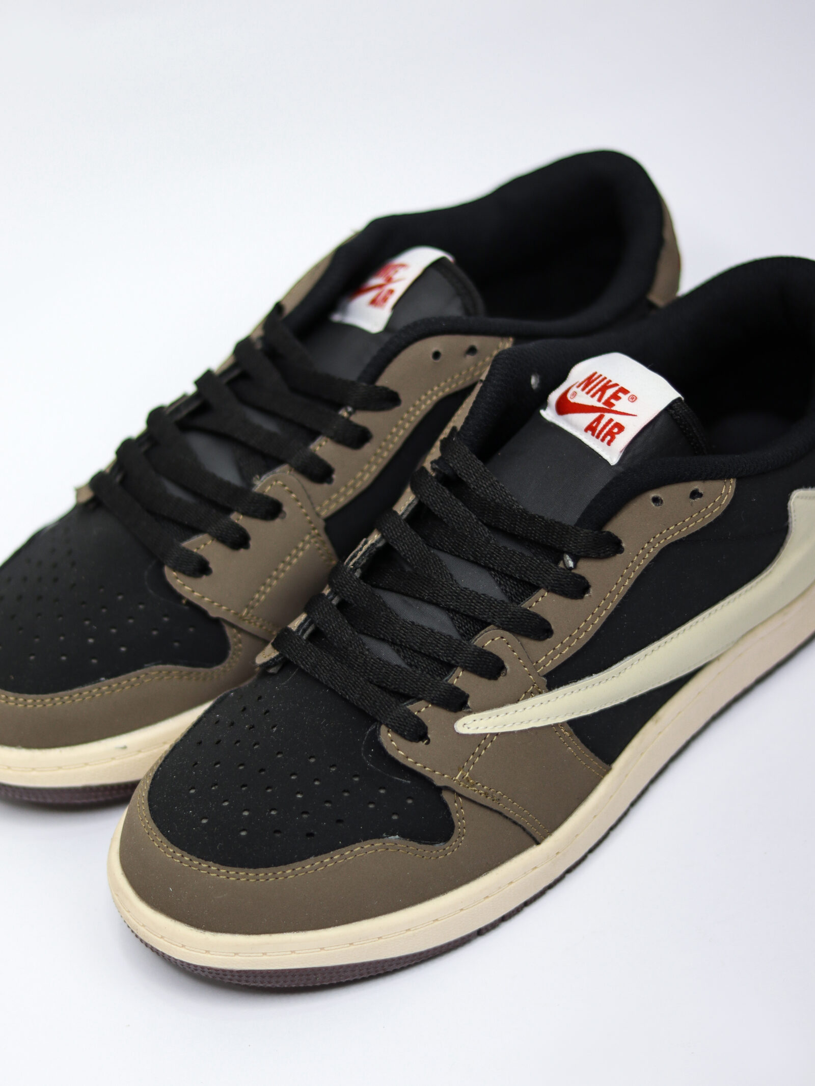 Travis Scott X Air Jordan 1 Low Mocha - Image 6