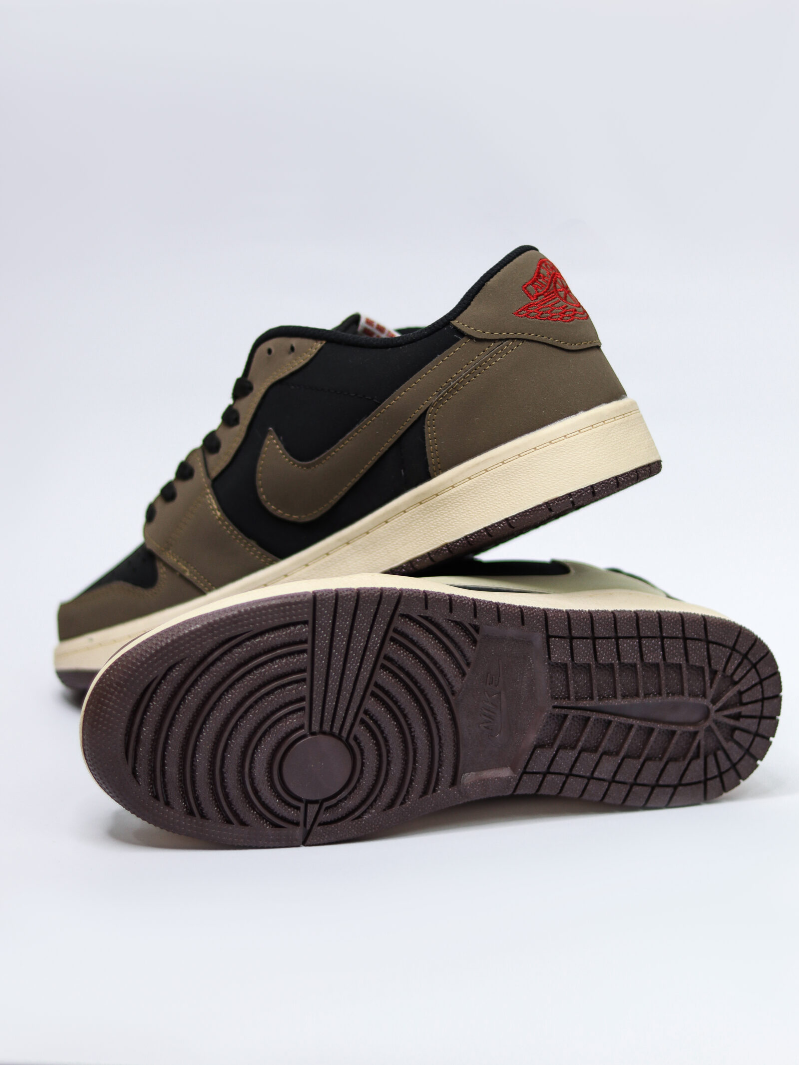 Travis Scott X Air Jordan 1 Low Mocha - Image 4