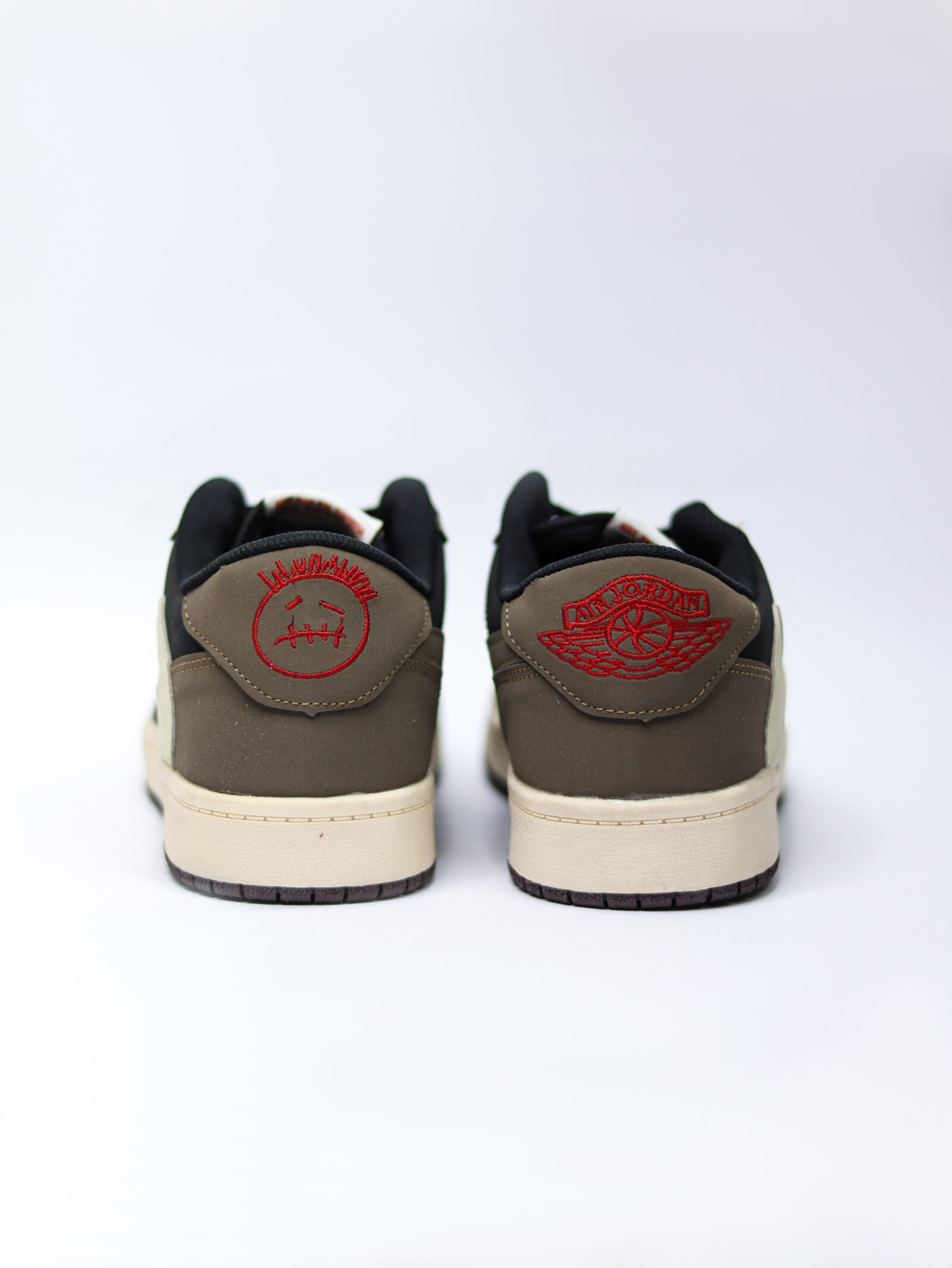 Travis Scott X Air Jordan 1 Low Mocha - Image 7