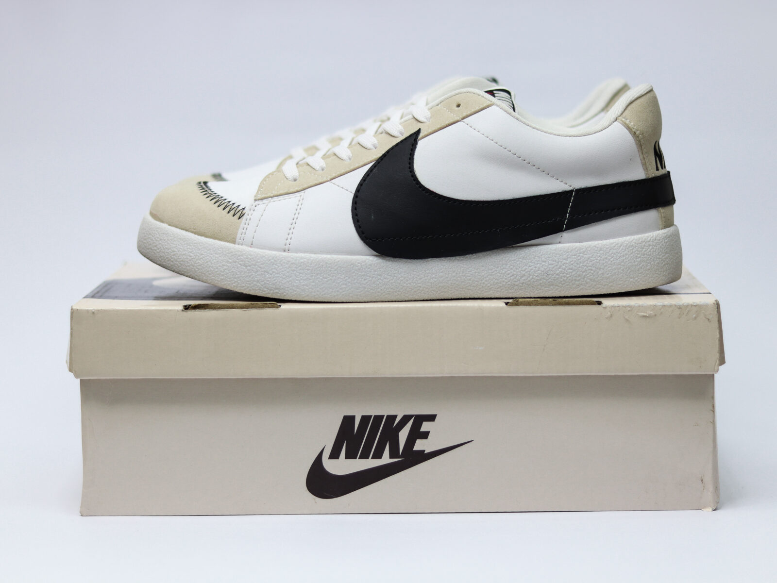 White Blazer Low '77 Jumbo - Image 10