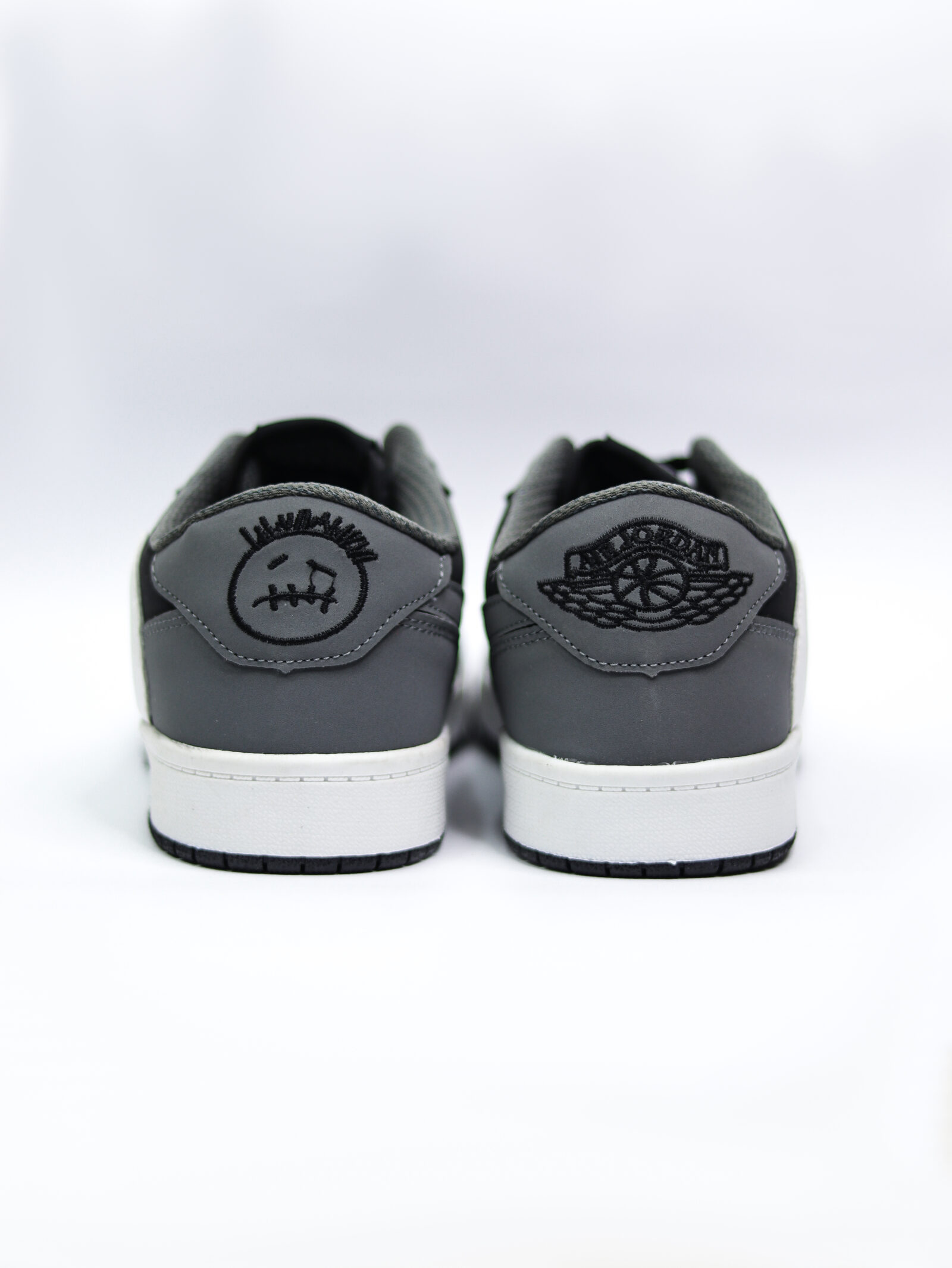Travis Scott x Air Jordan 1 Low Black/Phantom - Image 7