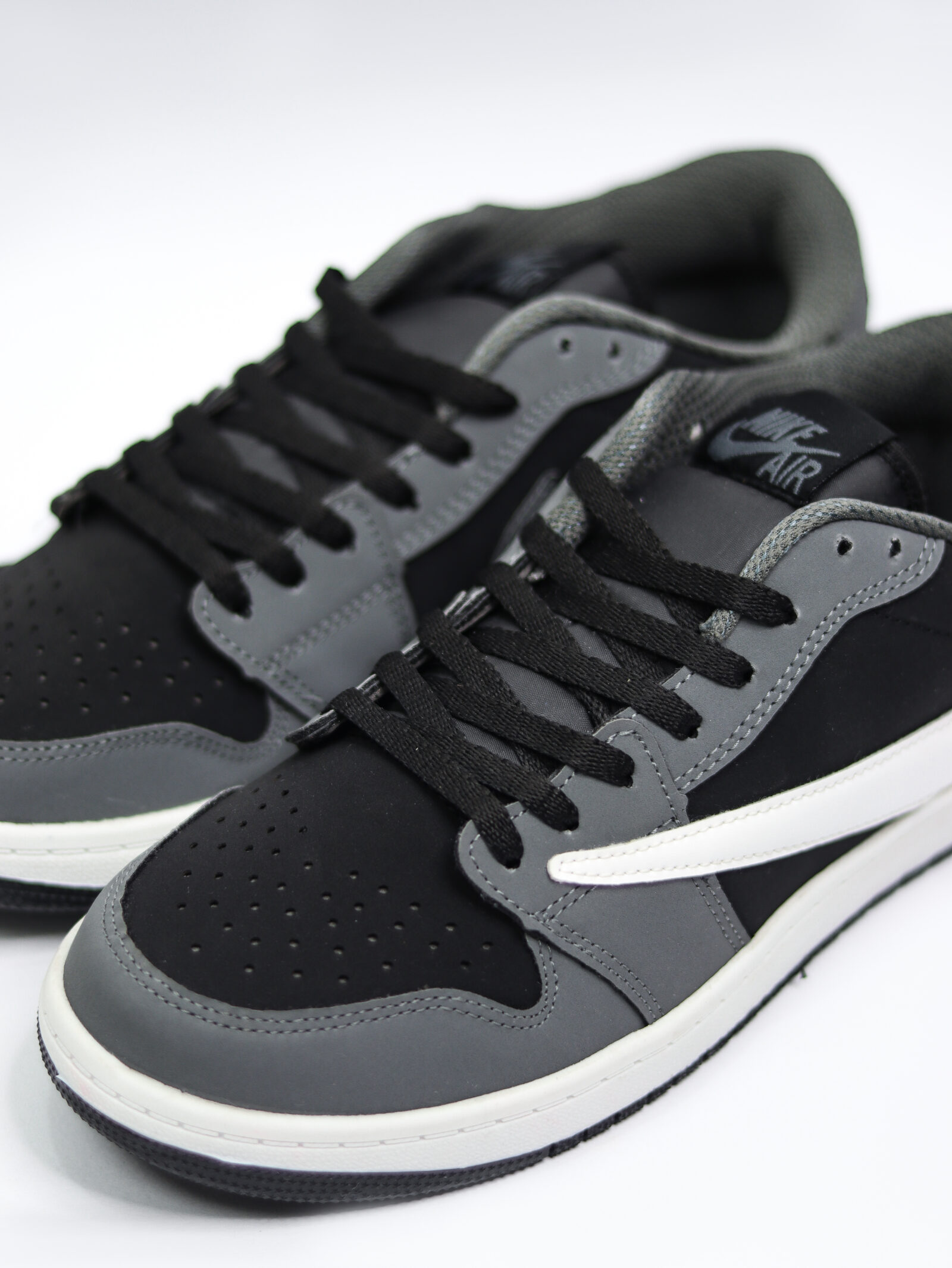 Travis Scott x Air Jordan 1 Low Black/Phantom - Image 8
