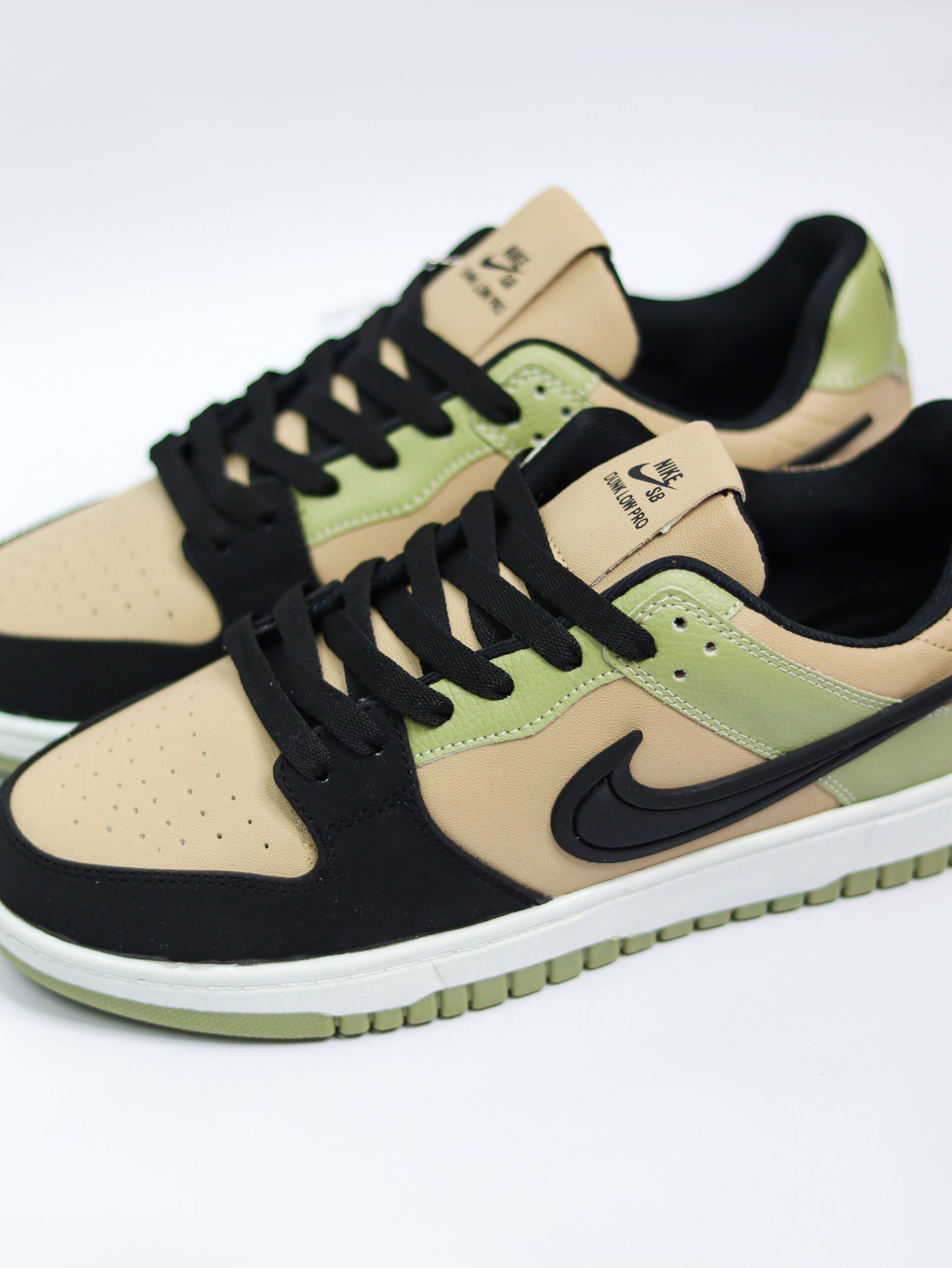 SB Dunk Low X Ambush Black & Olive - Image 4