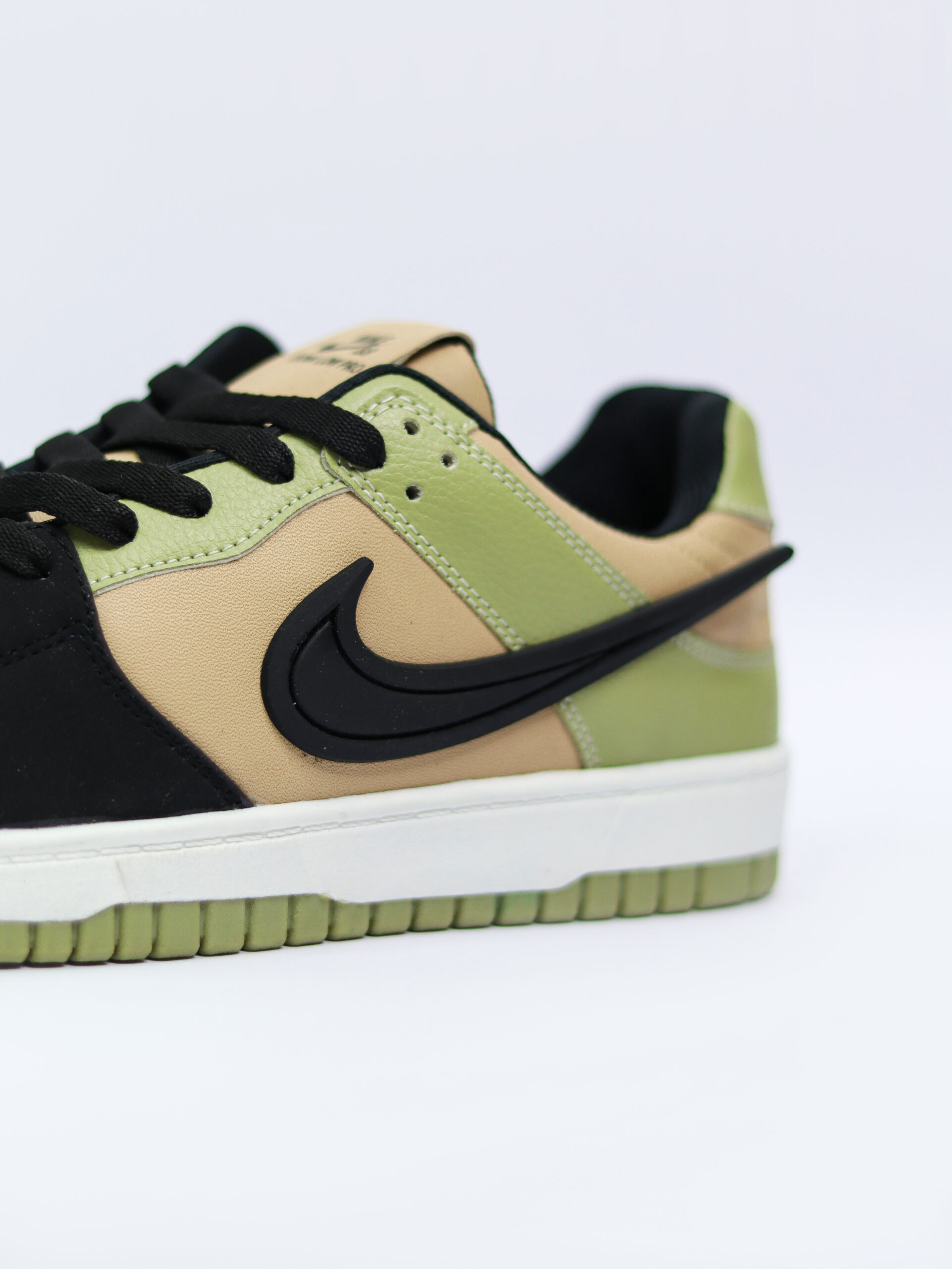 SB Dunk Low X Ambush Black & Olive - Image 7