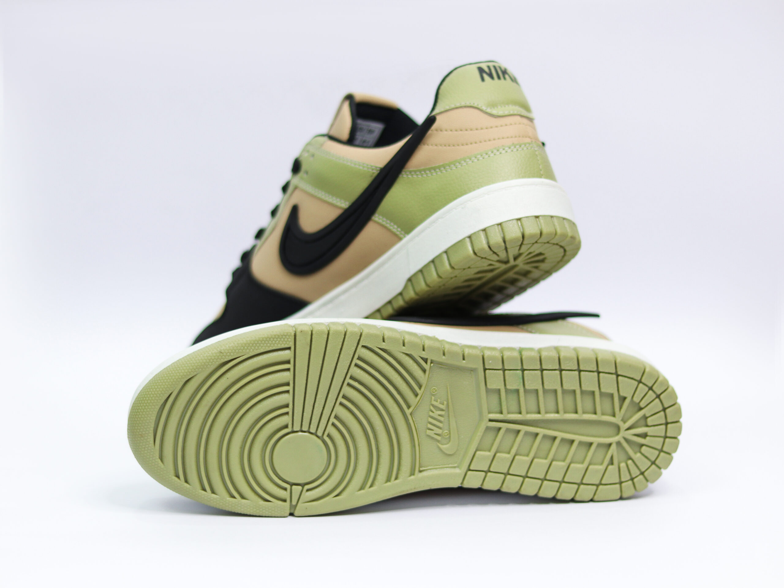 SB Dunk Low X Ambush Black & Olive - Image 10