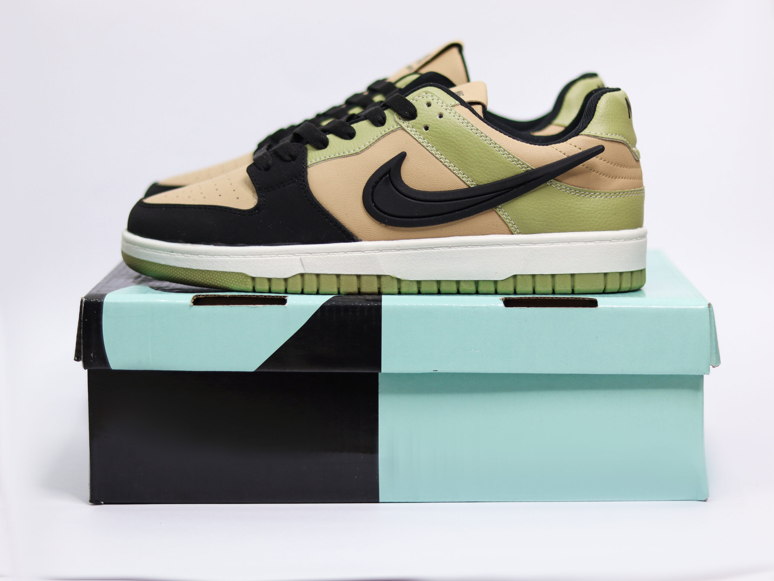 SB Dunk Low X Ambush Black & Olive - Image 11