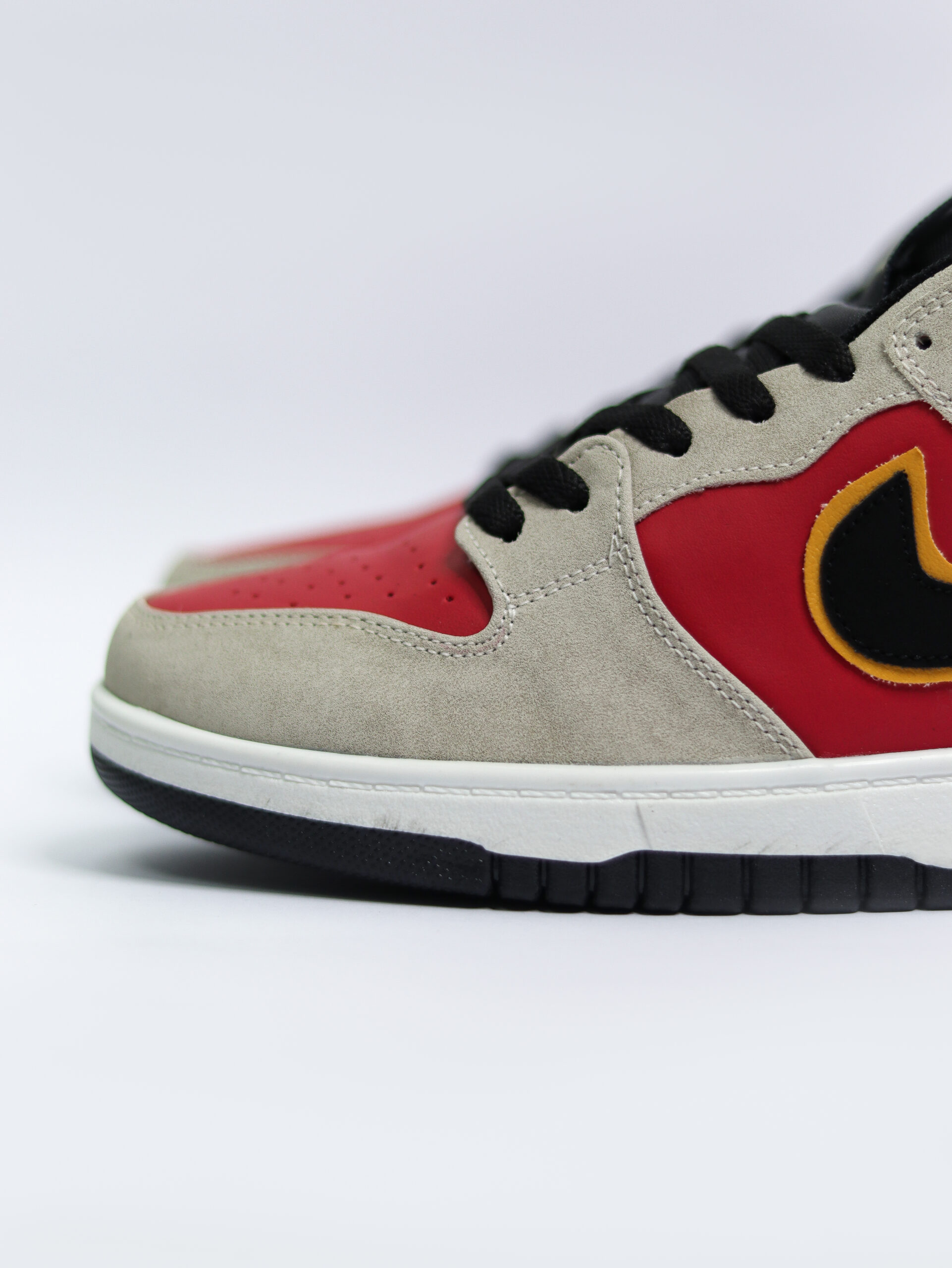 SB Dunk Low Saint Seiya - Image 2