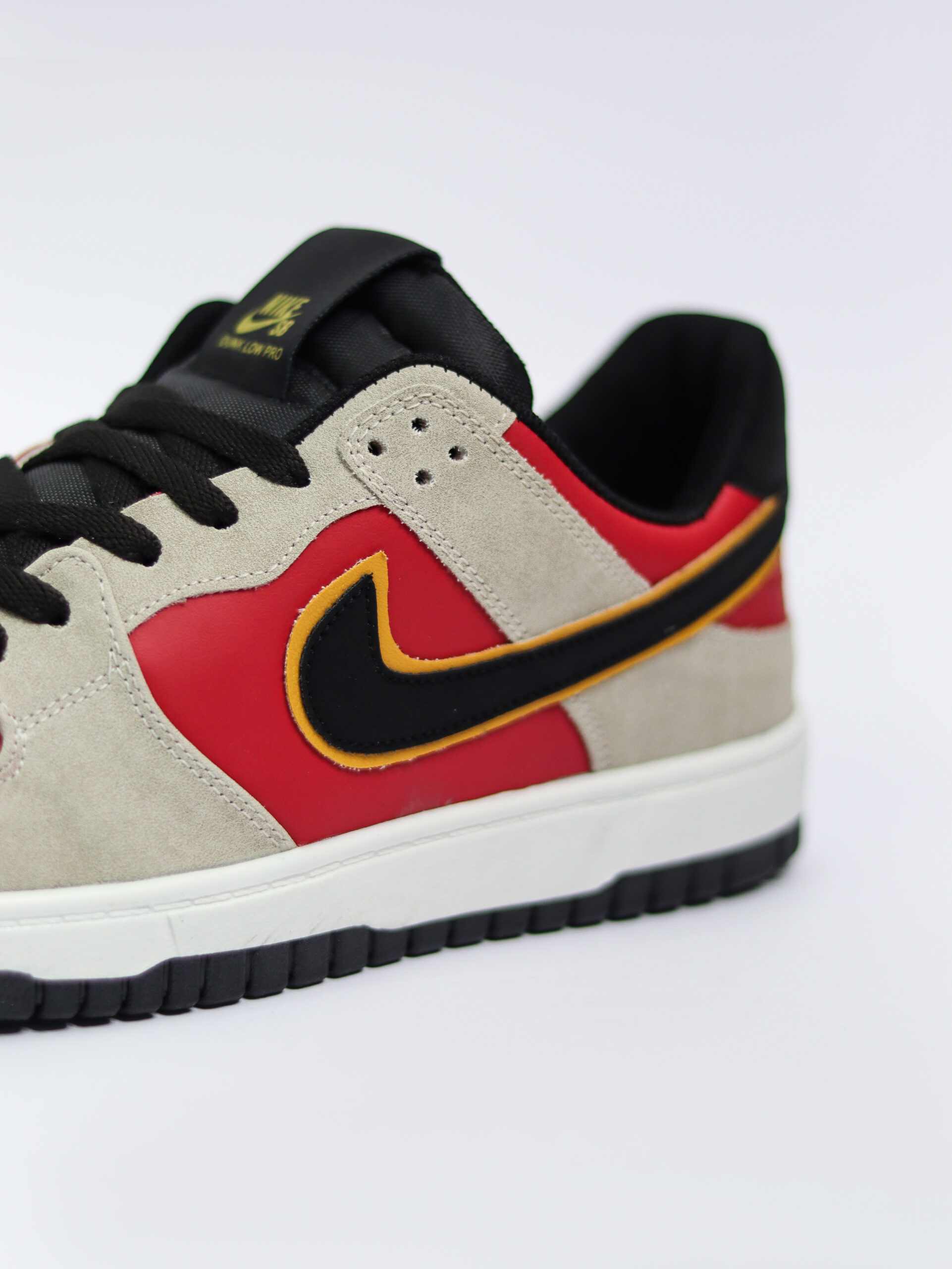 SB Dunk Low Saint Seiya - Image 7